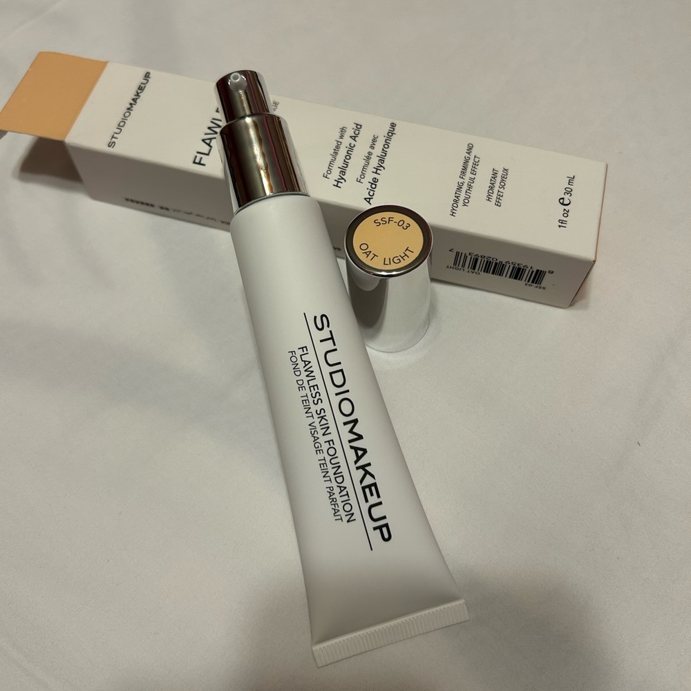 Studio Makeup Flawless Foundation